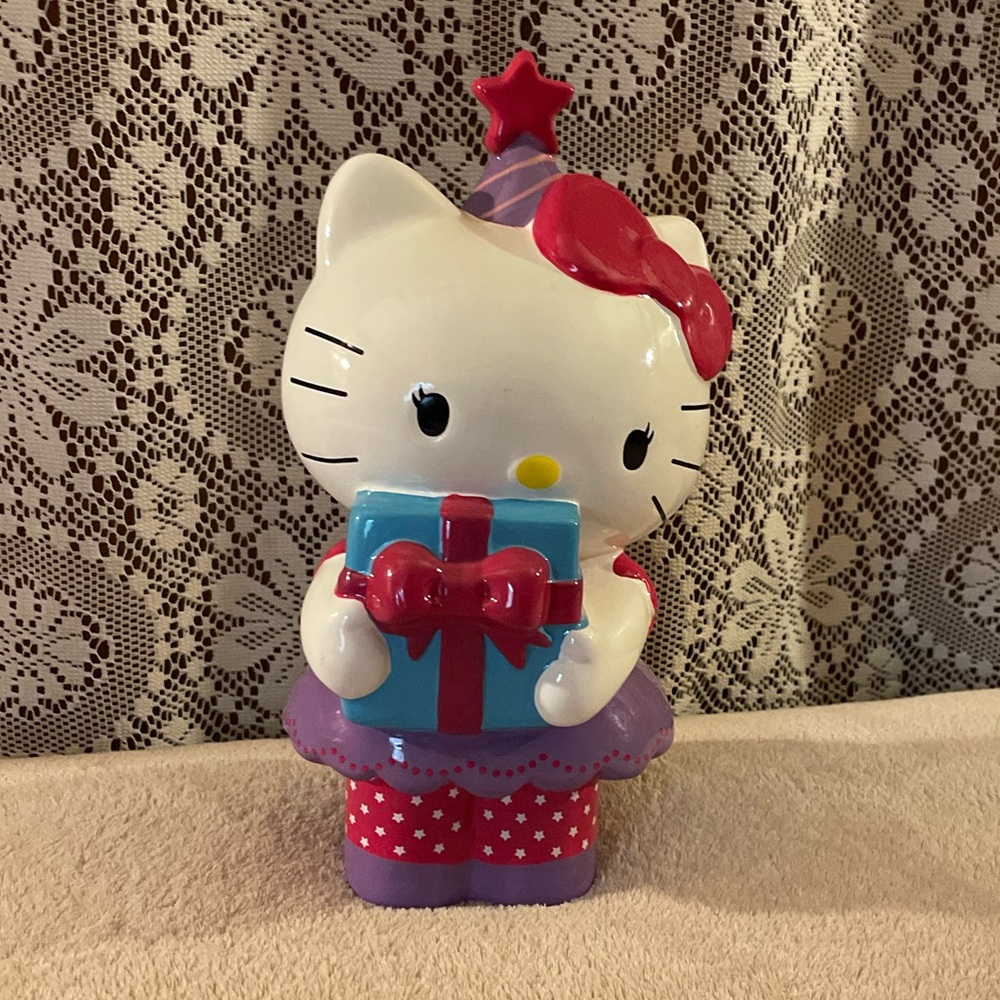 Sanrio Hello Kitty Birthday Bank